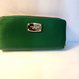 Micheals Kors wallet